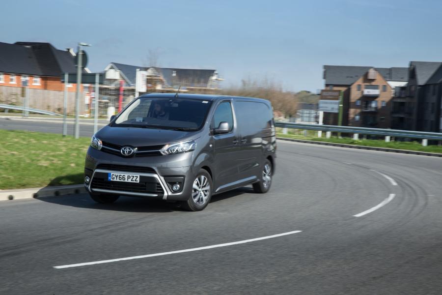  Toyota ProAce Van 2017 года  (UK) (фото 3 из 29)